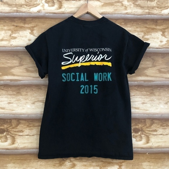 University of Wisconsin Social Work 2015 peace sign tee size medium - Picture 6 of 7